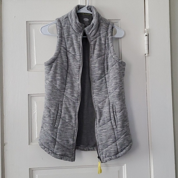 inMotion Grey Vest - Picture 1 of 1